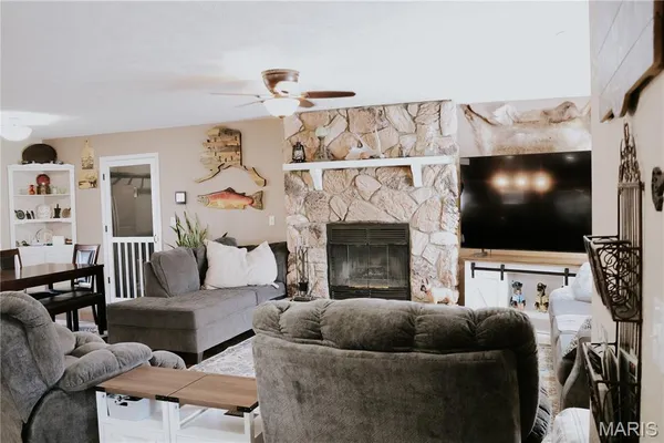 $239,900 | 13955 Cherry Drive, Plato, MO 65552