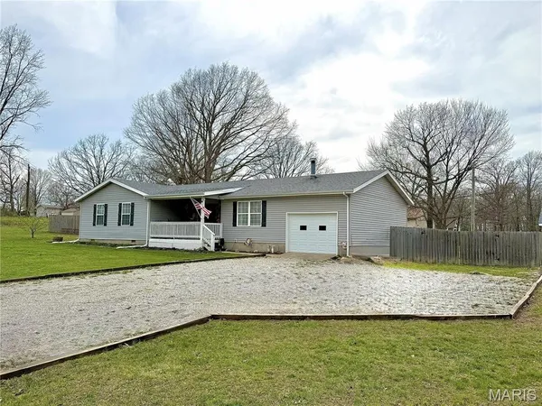 $239,900 | 13955 Cherry Drive, Plato, MO 65552
