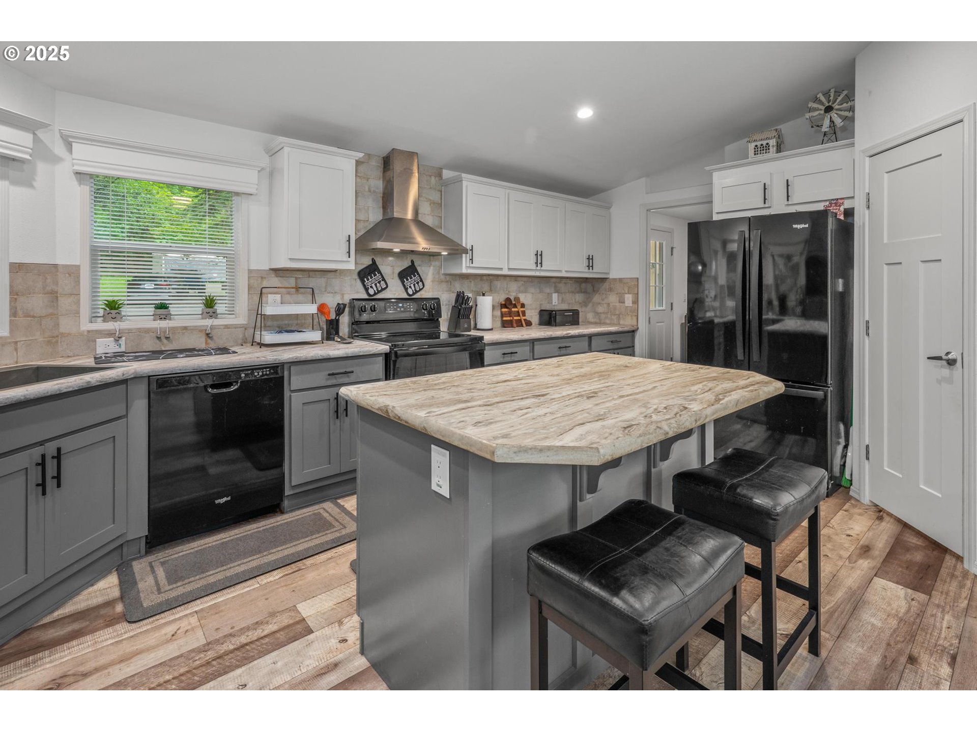 28313 Chapman Road Scappoose, OR 97056 - Photo 22 of 46 Gallery Image 22