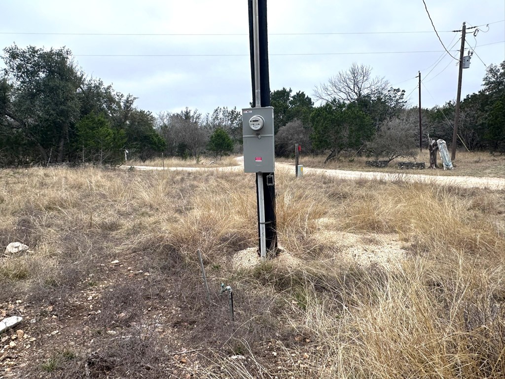 557 Squirrel Bend Uvalde, TX 78801 - Photo 4 of 30