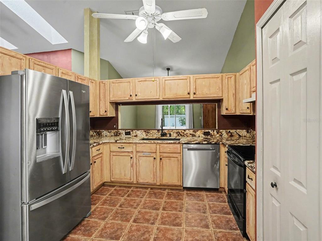 1126 Little Creek Road Orlando, FL 32825 - Photo 10 of 36