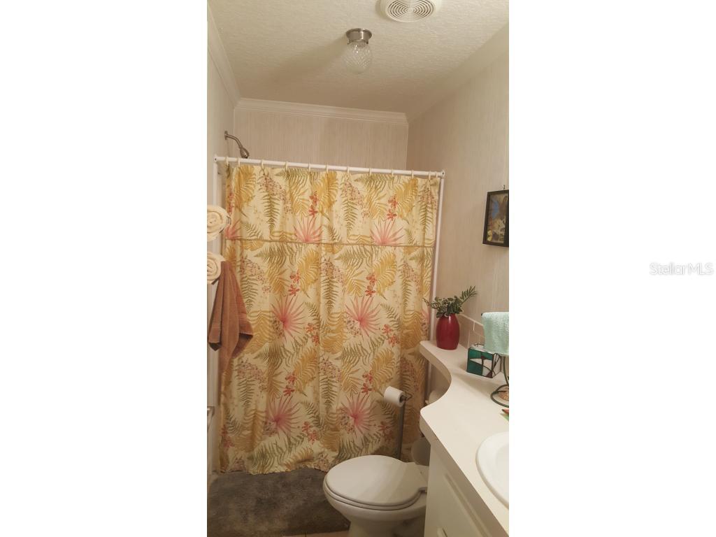2014 Linda Road Okeechobee, FL 34974 - Photo 16 of 27 TubShower Combination