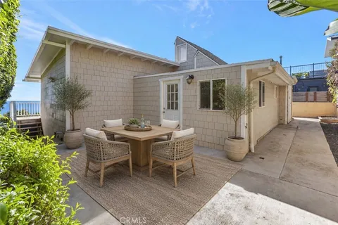 $2,500,000 | 32122 Coast Highway, Laguna Beach, CA 92651