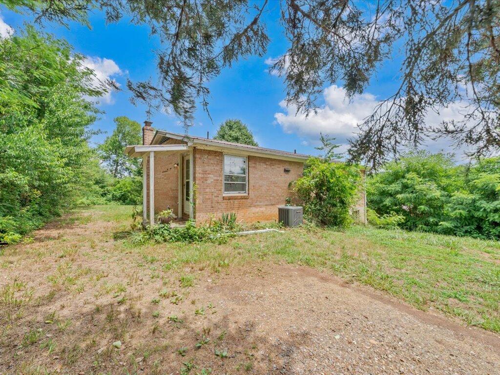 4072 The Great Road Fieldale, VA 24089 - Photo 33 of 36 33-MIB08218
