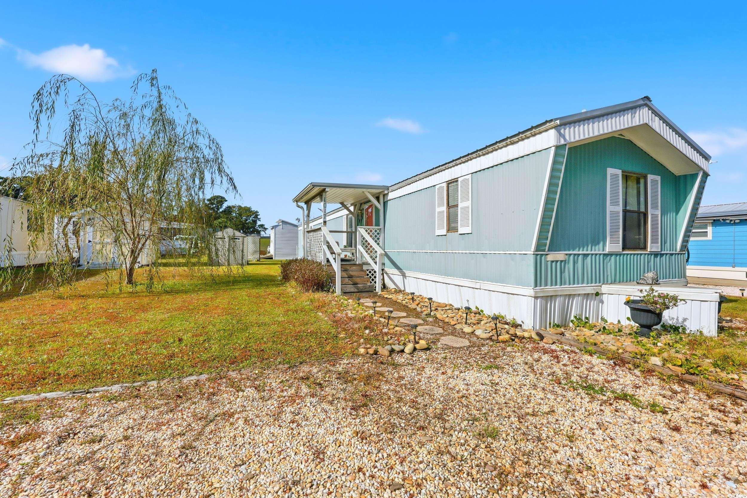 View of side of home