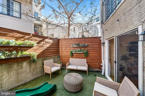 $499,500 | 1517 Brown Street, Unit 1, Philadelphia, PA 19130