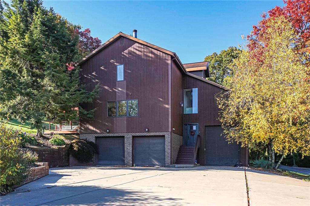 190 Becks Run Road Coraopolis, PA 15108 - Photo 1 of 25 Gallery Image 1