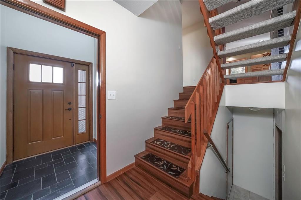 190 Becks Run Road Coraopolis, PA 15108 - Photo 2 of 25 Gallery Image 2