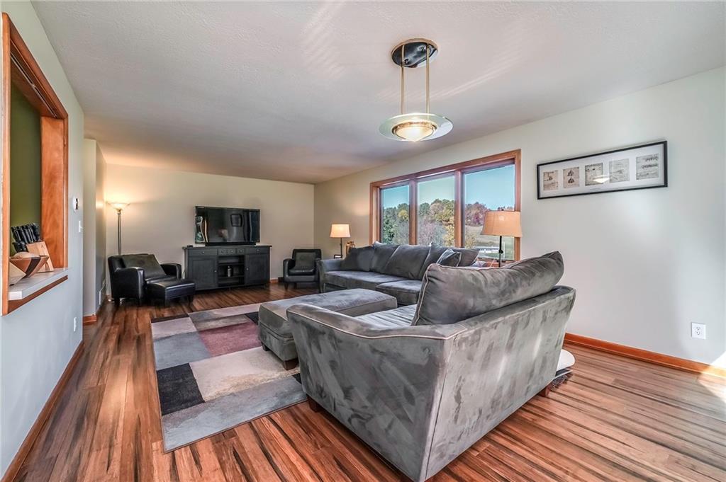 190 Becks Run Road Coraopolis, PA 15108 - Photo 4 of 25 Gallery Image 4