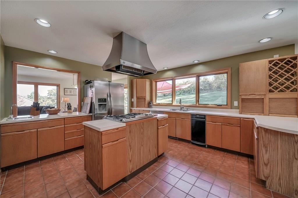 190 Becks Run Road Coraopolis, PA 15108 - Photo 8 of 25 Gallery Image 8