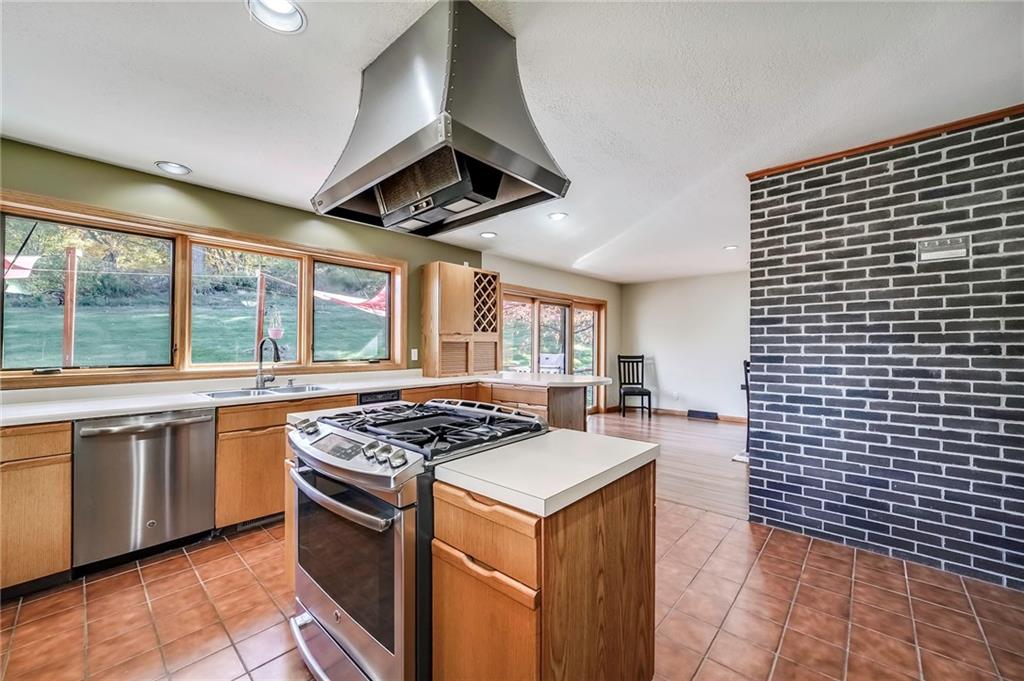 190 Becks Run Road Coraopolis, PA 15108 - Photo 9 of 25 Gallery Image 9