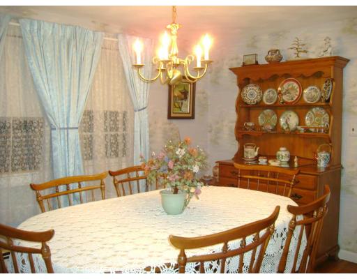 92 Rolling Lane Needham, MA 02492 - Photo 3 of 11 Gallery Image 3