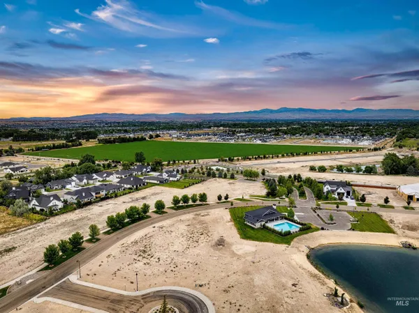 $476,000 | 21562 Lk Frk Point, Star, ID 83669
