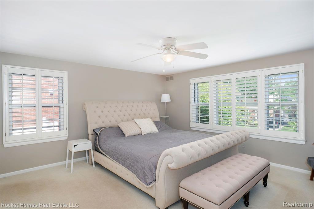 1629 Prestwick Road Grosse Pointe Woods, MI 48236 - Photo 21 of 37