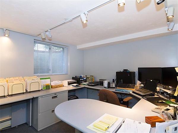 1695 Trapelo Road Waltham, MA 02451 - Photo 19 of 30