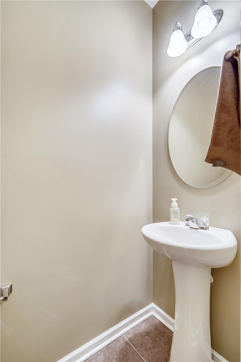 276 Decatur Drive Summerville, SC 29486 - Photo 17 of 38 Main Level-Bath-DSC09002