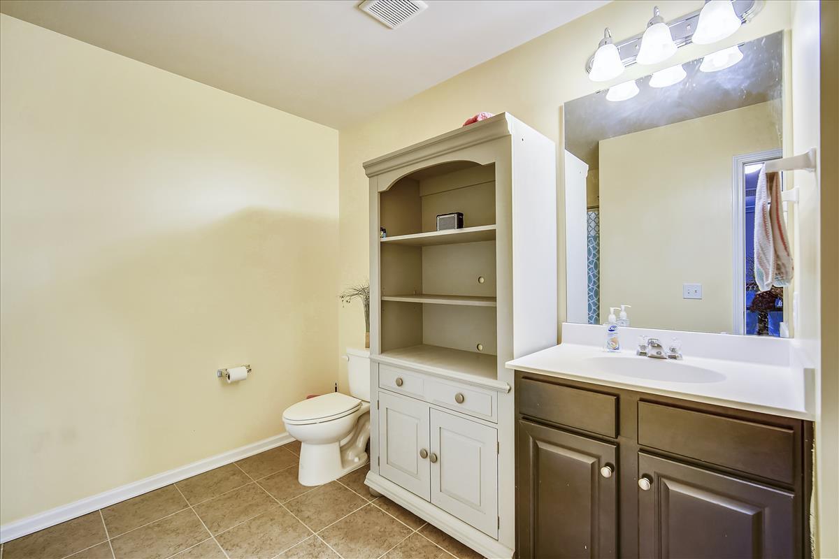 276 Decatur Drive Summerville, SC 29486 - Photo 23 of 38 Upper Level-Bath 4-DSC09117