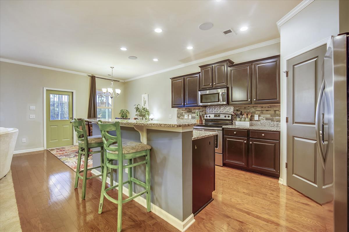 276 Decatur Drive Summerville, SC 29486 - Photo 10 of 38 Main Level-Kitchen-DSC09042