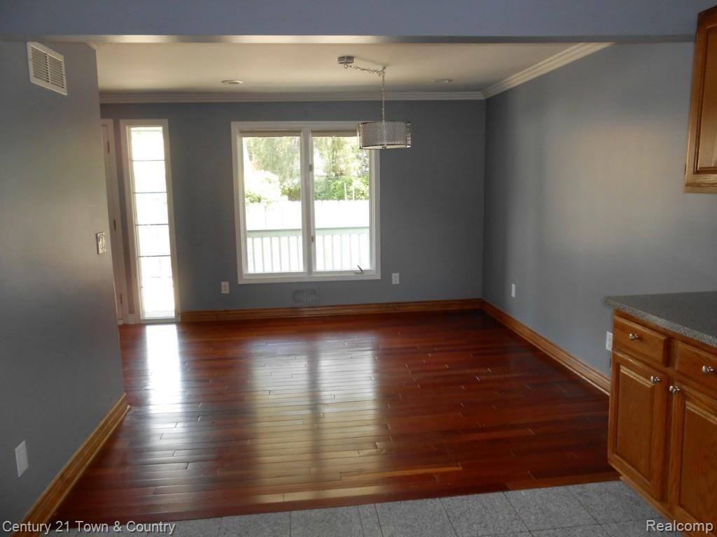 2443 Gerald Avenue Rochester, MI 48307 - Photo 7 of 56 Kit 7.jpg