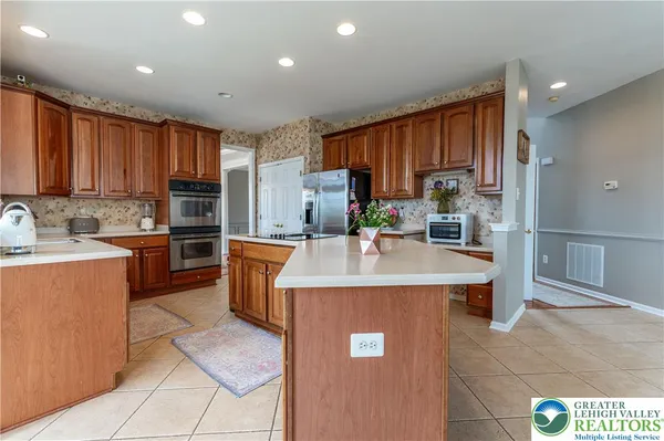 $725,000 | 7 Lower Way Road, Easton, PA 18045