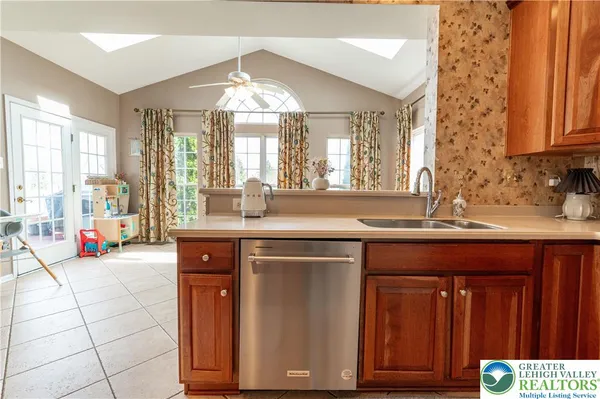 $725,000 | 7 Lower Way Road, Easton, PA 18045