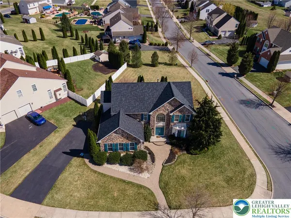 $725,000 | 7 Lower Way Road, Easton, PA 18045