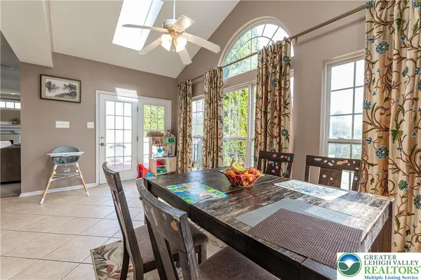 $725,000 | 7 Lower Way Road, Easton, PA 18045