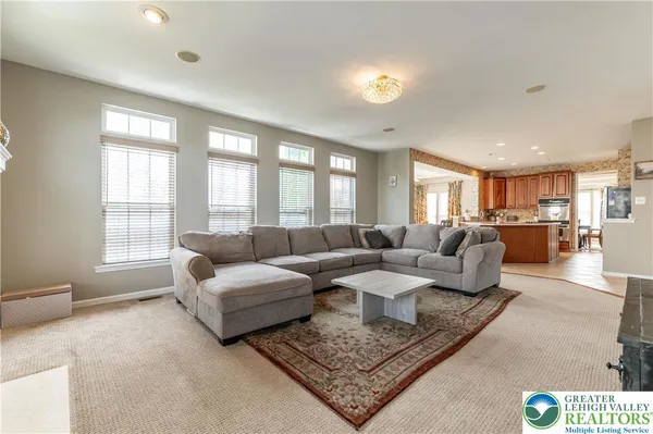 $725,000 | 7 Lower Way Road, Easton, PA 18045