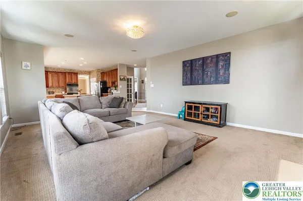 $725,000 | 7 Lower Way Road, Easton, PA 18045