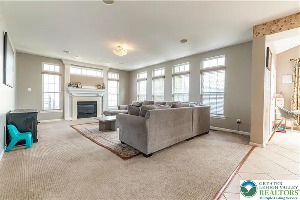 $725,000 | 7 Lower Way Road, Easton, PA 18045