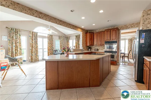 $725,000 | 7 Lower Way Road, Easton, PA 18045