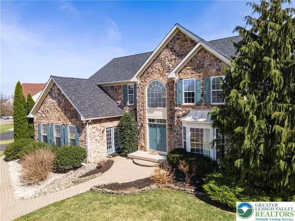 $725,000 | 7 Lower Way Road, Easton, PA 18045