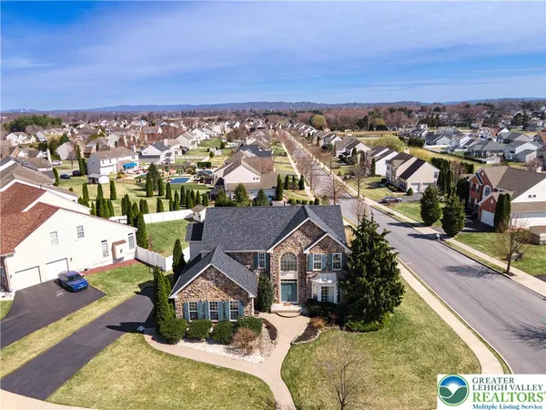 $725,000 | 7 Lower Way Road, Easton, PA 18045