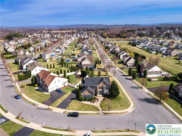 $725,000 | 7 Lower Way Road, Easton, PA 18045