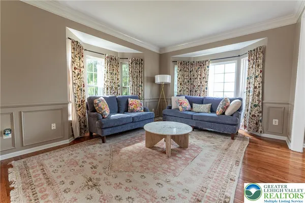 $725,000 | 7 Lower Way Road, Easton, PA 18045