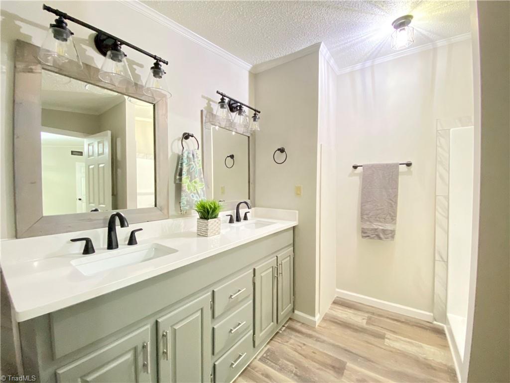 742 Graves Road Reidsville, NC 27320 - Photo 8 of 31 En-suite bathroom