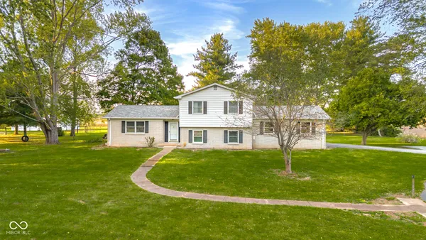 $630,000 | 3660 East 300 South, Columbus, IN 47201