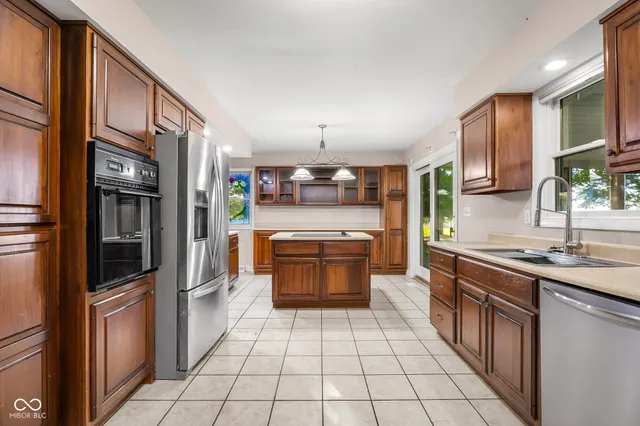 $675,000 | 3660 East 300 South, Columbus, IN 47201