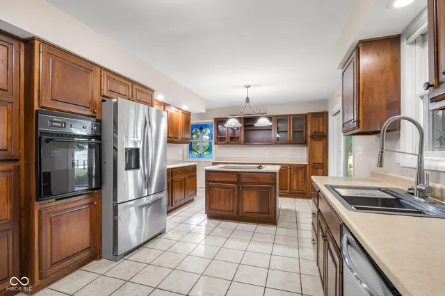 $675,000 | 3660 East 300 South, Columbus, IN 47201