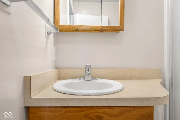 $630,000 | 3660 East 300 South, Columbus, IN 47201