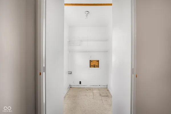 $630,000 | 3660 East 300 South, Columbus, IN 47201