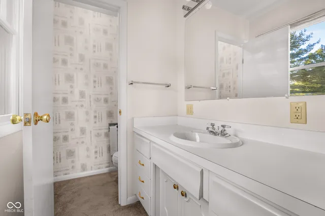 $675,000 | 3660 East 300 South, Columbus, IN 47201