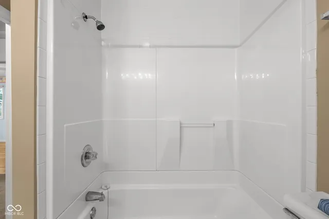 $675,000 | 3660 East 300 South, Columbus, IN 47201