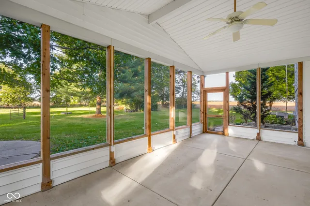 $675,000 | 3660 East 300 South, Columbus, IN 47201