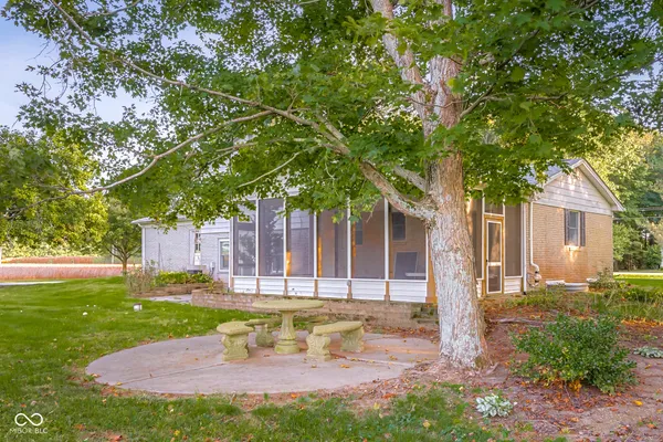 $630,000 | 3660 East 300 South, Columbus, IN 47201