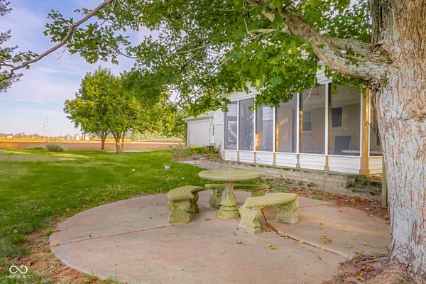 $630,000 | 3660 East 300 South, Columbus, IN 47201