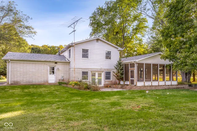 $675,000 | 3660 East 300 South, Columbus, IN 47201