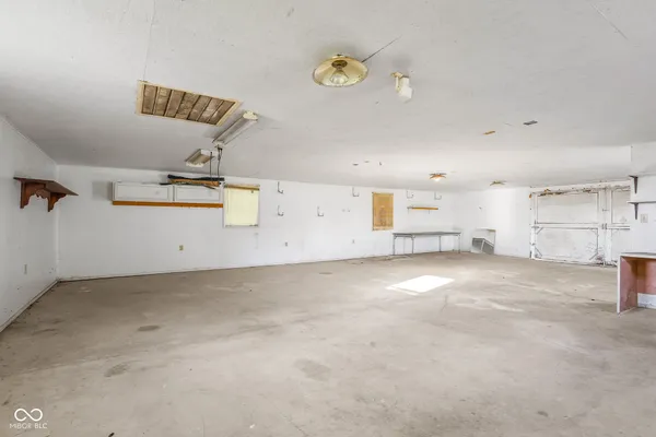 $630,000 | 3660 East 300 South, Columbus, IN 47201