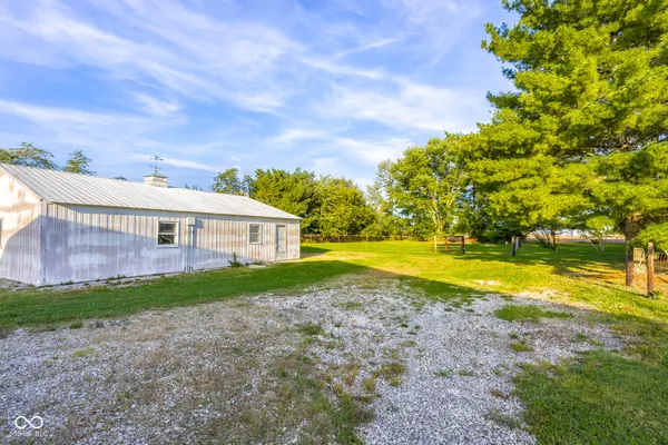 $630,000 | 3660 East 300 South, Columbus, IN 47201