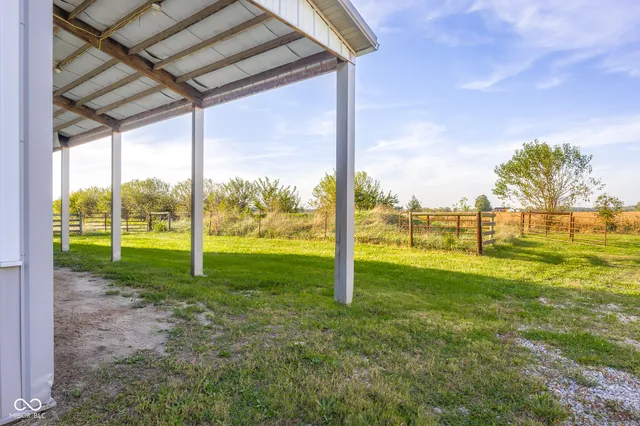 $675,000 | 3660 East 300 South, Columbus, IN 47201